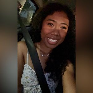 Meet your Posher, Abigail